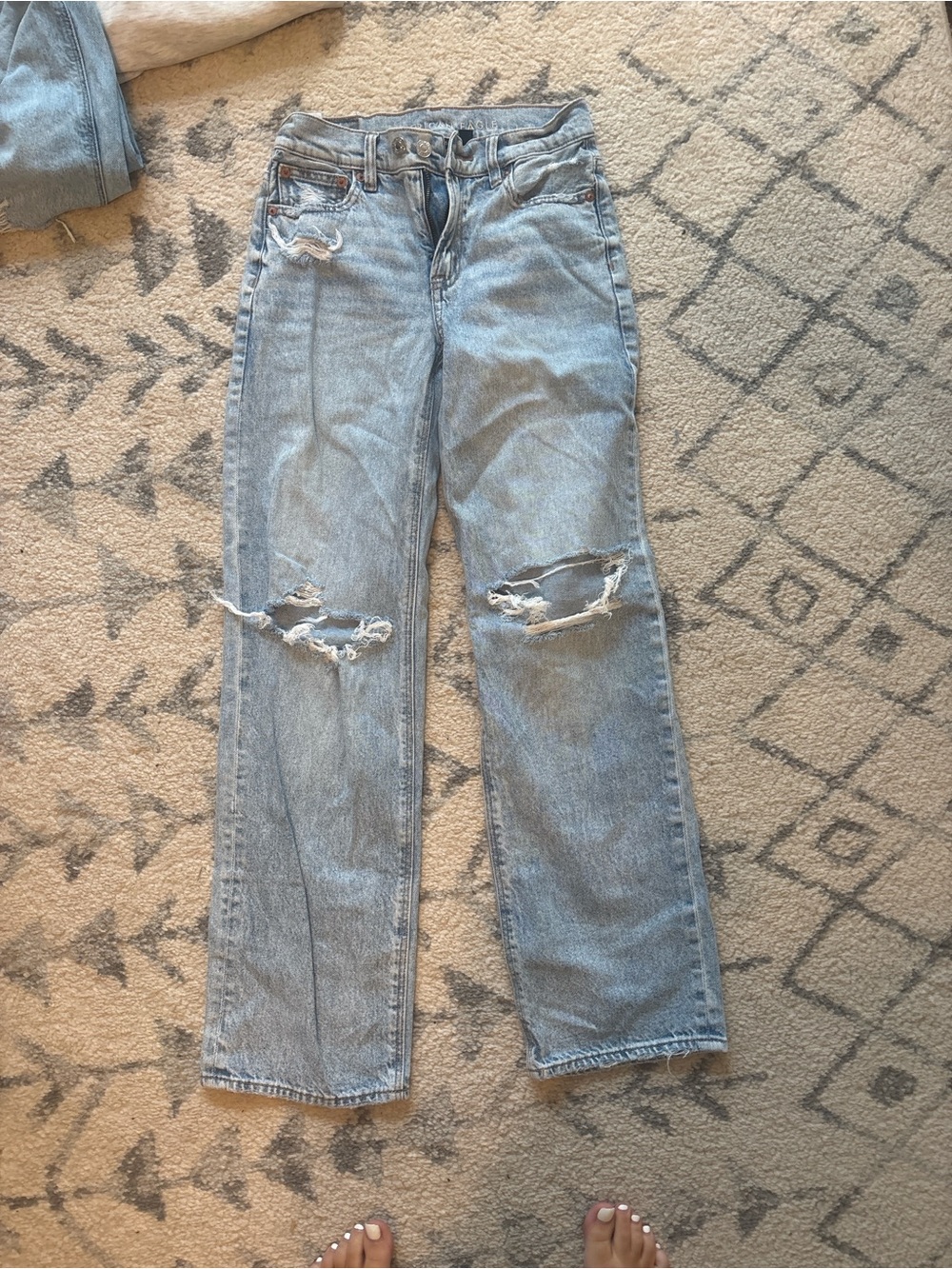 American Eagle Outfitters Light Wash Distressed Straight-Leg Jeans